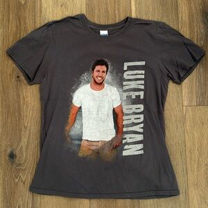 CMT on Tour Luke Bryan T-Shirt Tailgates & Tanlines 2011 Gray Short Sleeve